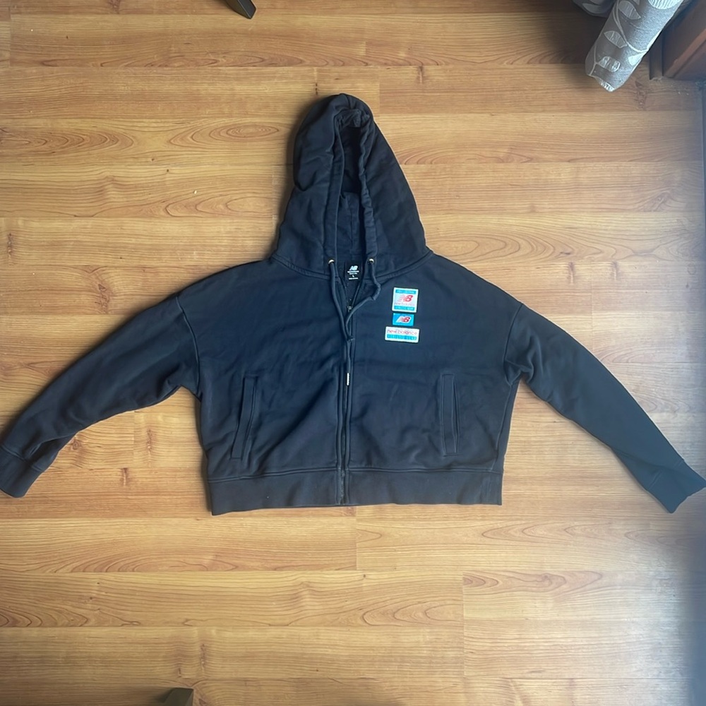 New Balance 
Zip up hoodie 
Color:black
Size:L
